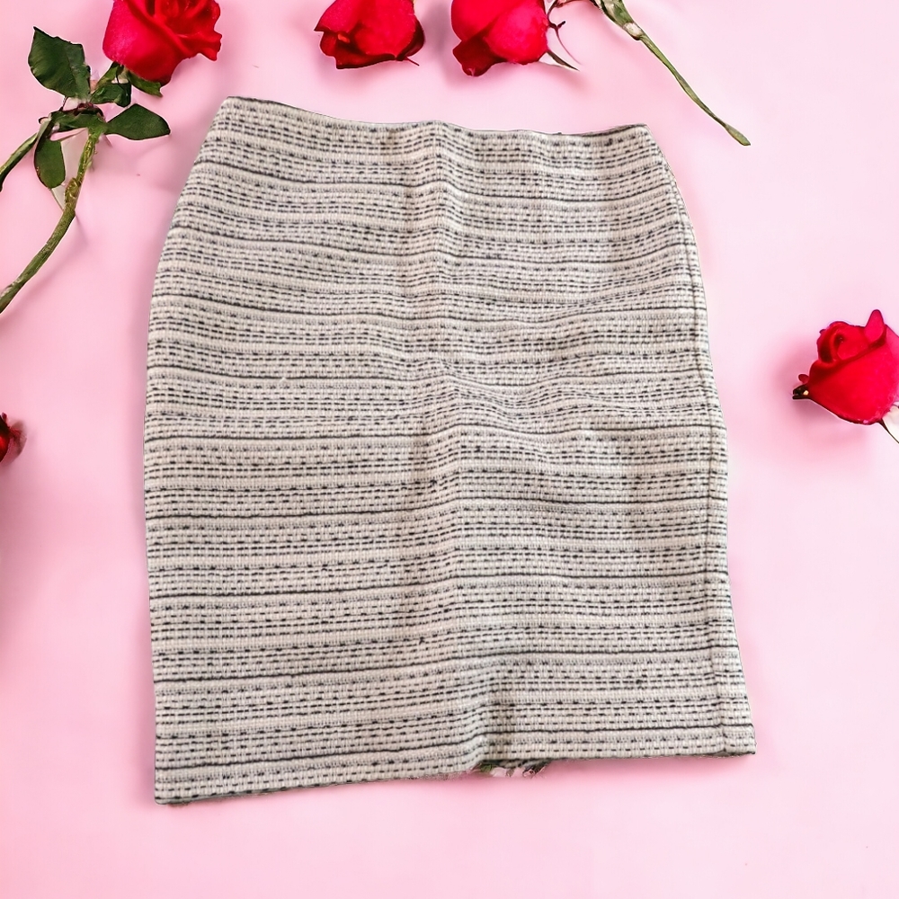Le Chateau size 7/8 Pencil skirt